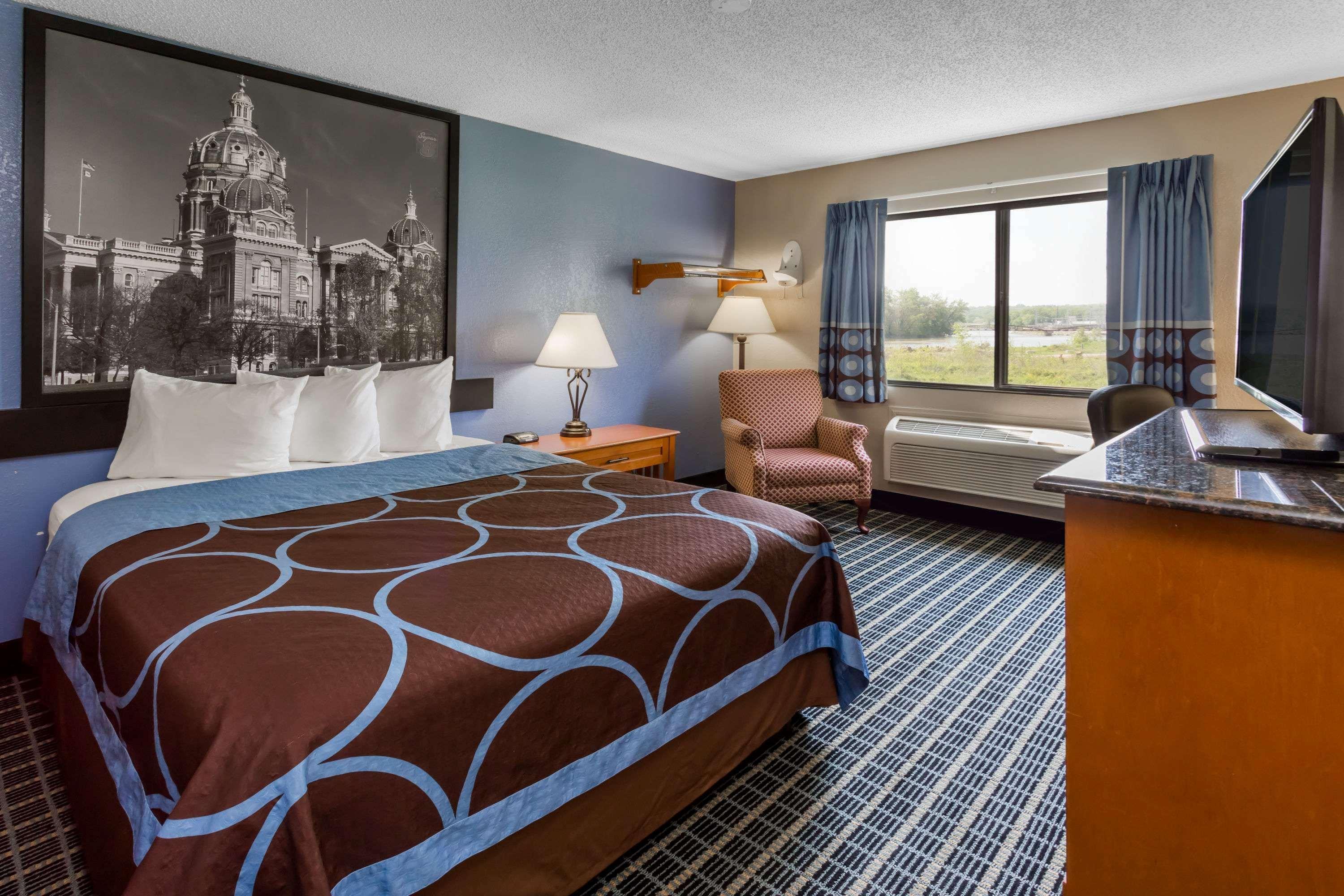 Super 8 By Wyndham Iowa City/Coralville Εξωτερικό φωτογραφία